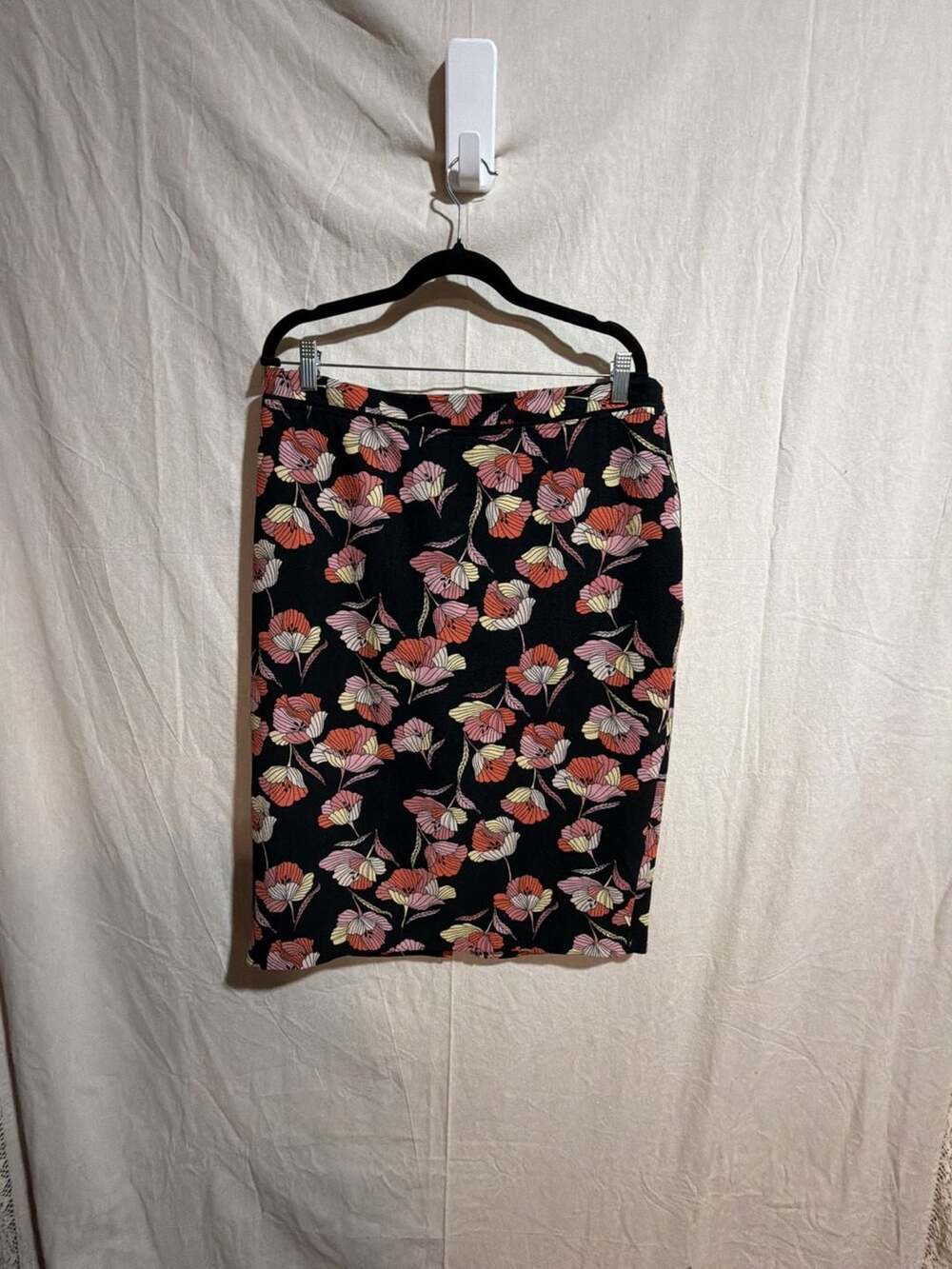 Who What Wear Women's Black Floral Pencil Skirt Size 12